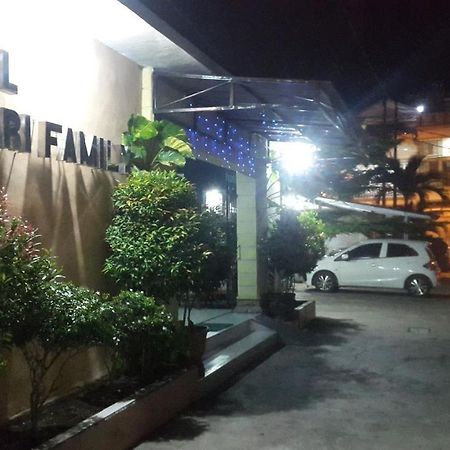 Bahari Family Hotel Bitung Buitenkant foto