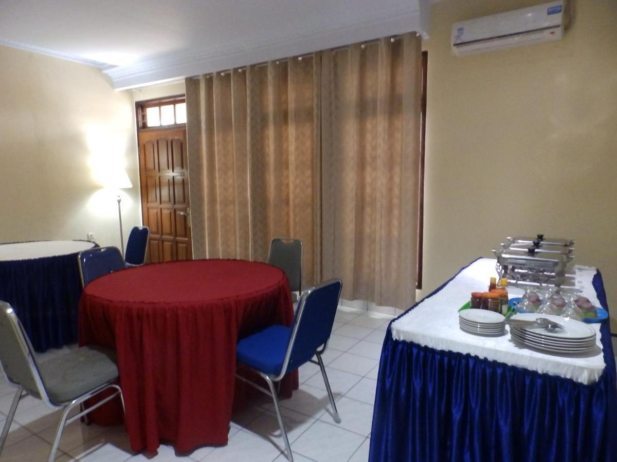 Bahari Family Hotel Bitung Buitenkant foto