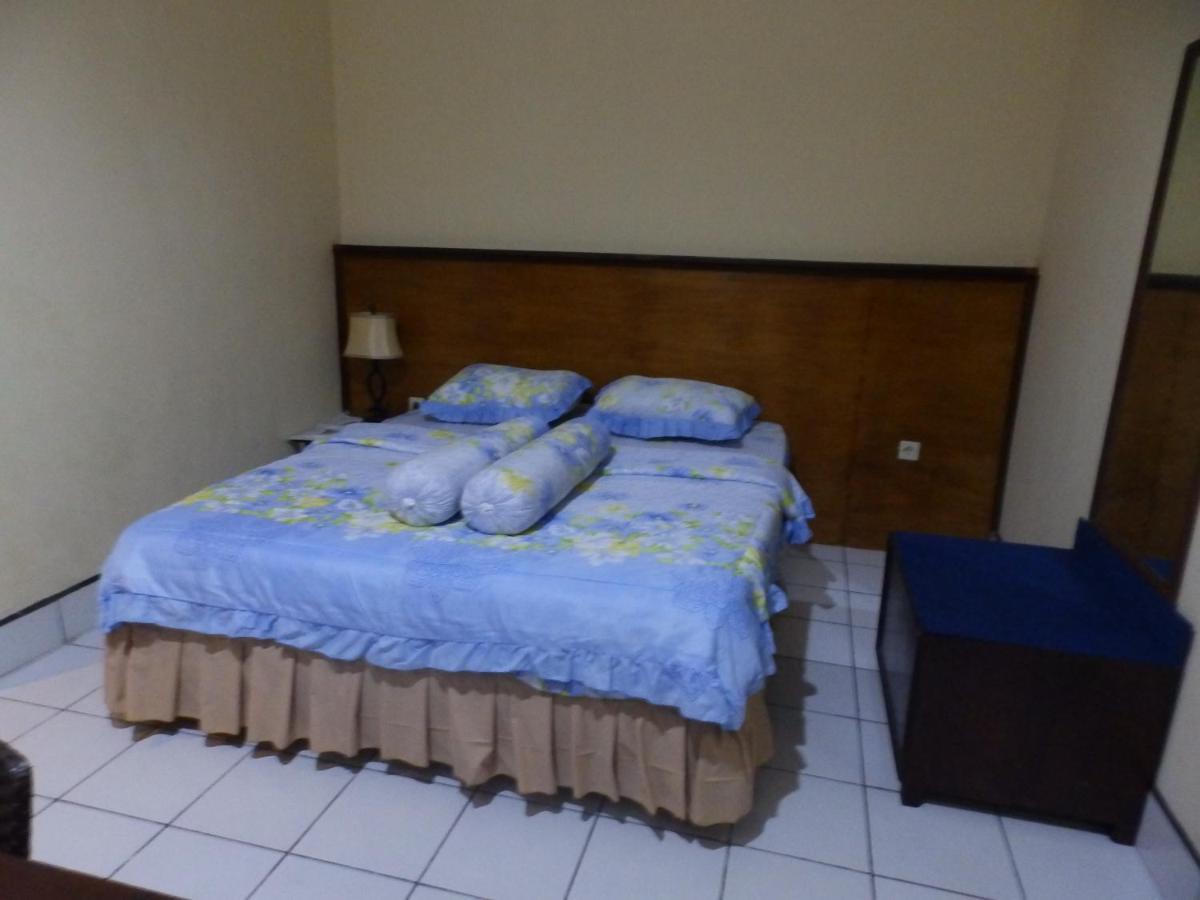 Bahari Family Hotel Bitung Buitenkant foto