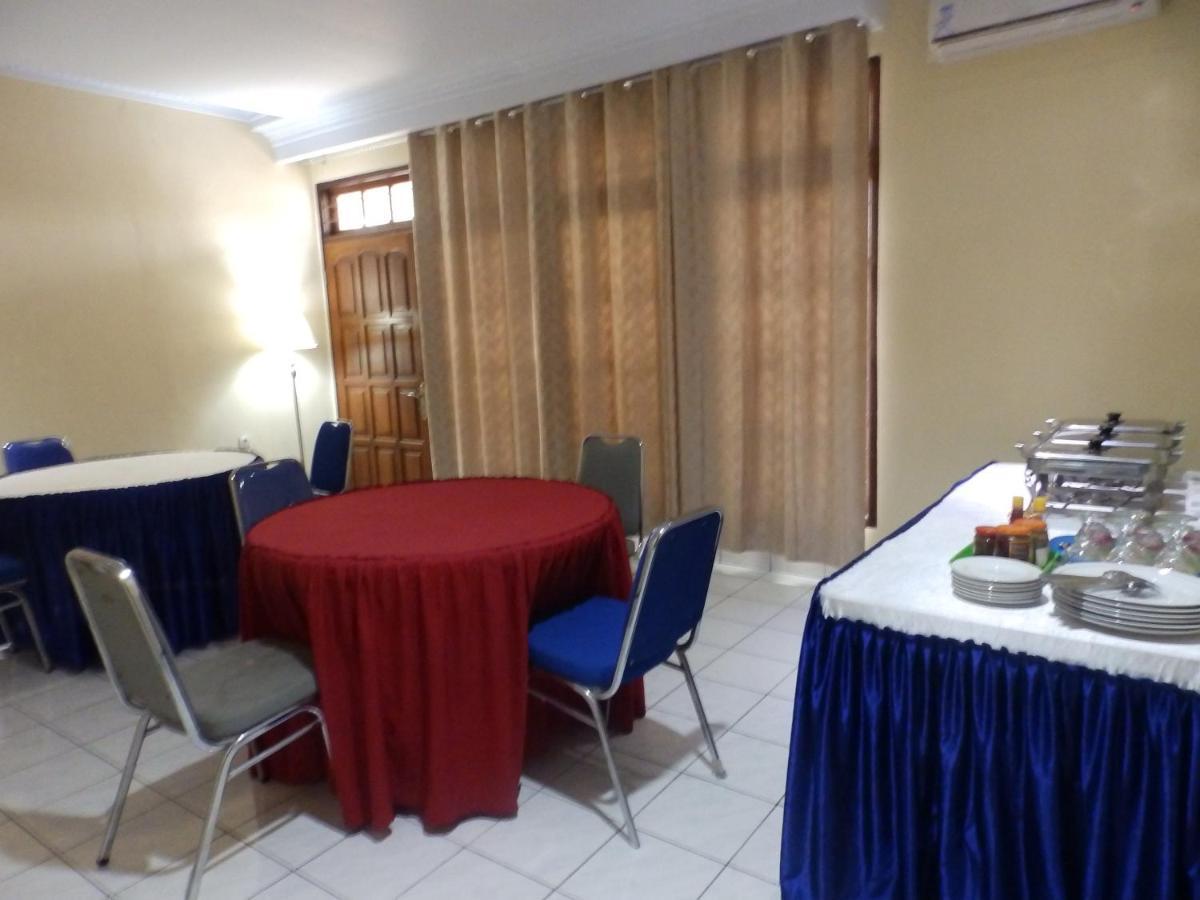 Bahari Family Hotel Bitung Buitenkant foto