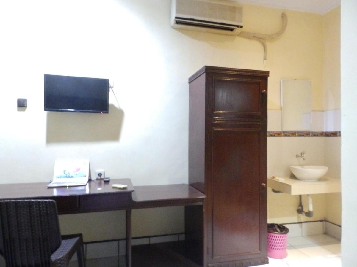 Bahari Family Hotel Bitung Buitenkant foto
