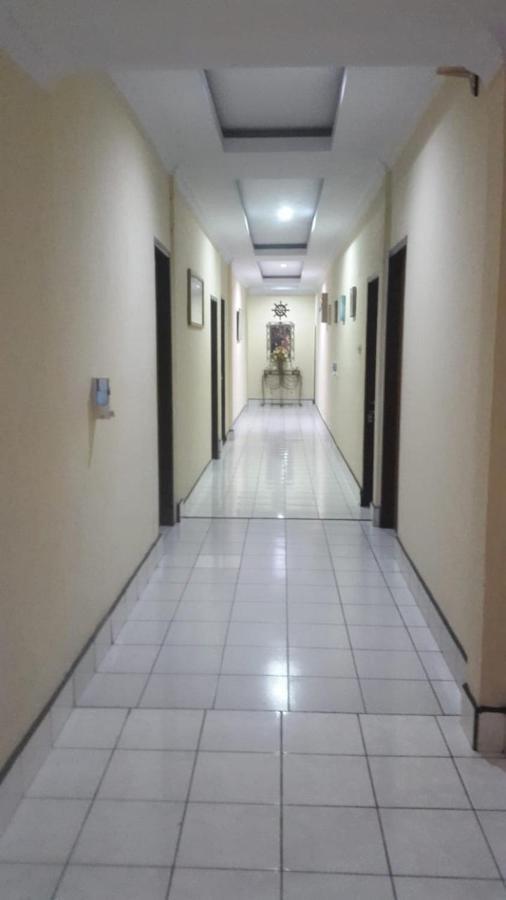 Bahari Family Hotel Bitung Buitenkant foto